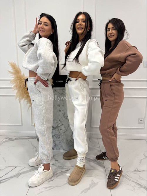 Mleczna czekolada komplet dresowy bluza + spodnie z naszywką korony Werisa 130 - photo #8