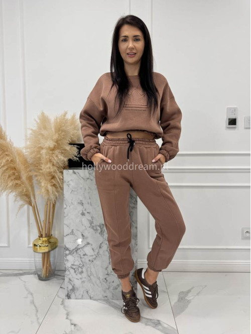 Mleczna czekolada komplet dresowy bluza + spodnie z naszywką korony Werisa 130 - photo #10