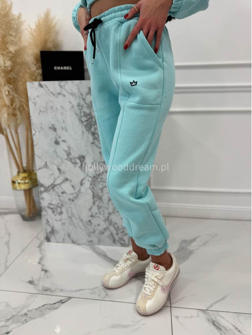 Błękitny komplet dresowy bluza + spodnie z naszywką korony Werisa 130 - photo #19
