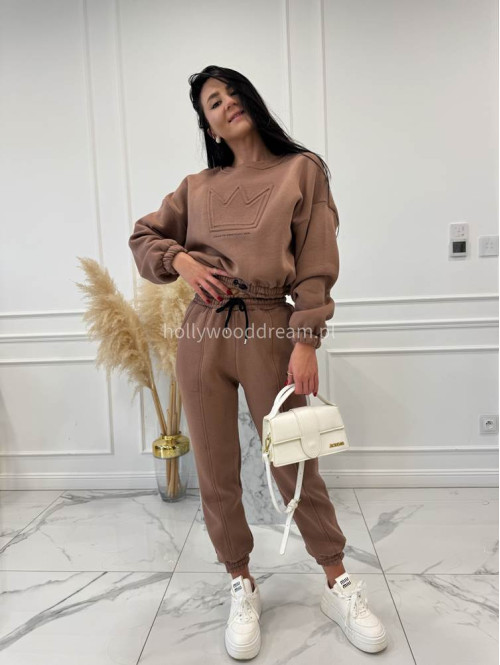Mleczna czekolada komplet dresowy bluza + spodnie z naszywką korony Werisa 130 - photo #16
