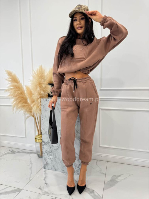 Mleczna czekolada komplet dresowy bluza + spodnie z naszywką korony Werisa 130 - photo #20