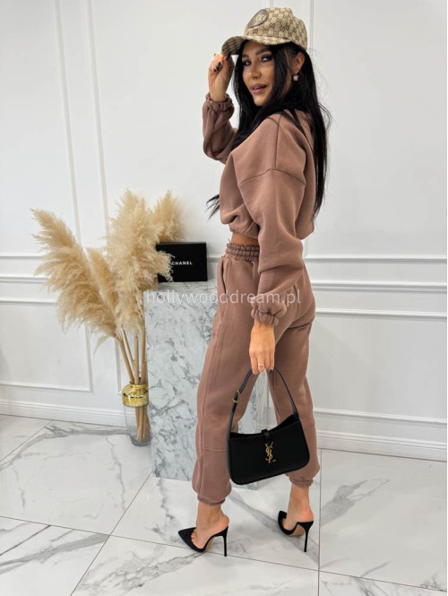 Mleczna czekolada komplet dresowy bluza + spodnie z naszywką korony Werisa 130 - photo #22