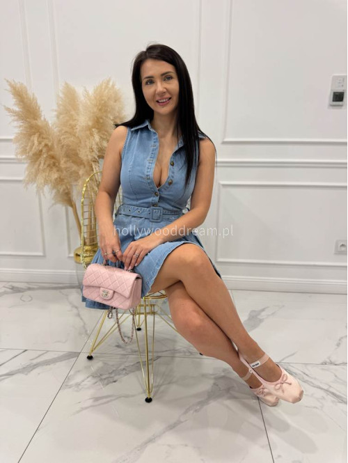 Jasno jeansowa sukienka mini na ramiączkach z paskiem i kołnierzykiem SONIA 09 - photo #10