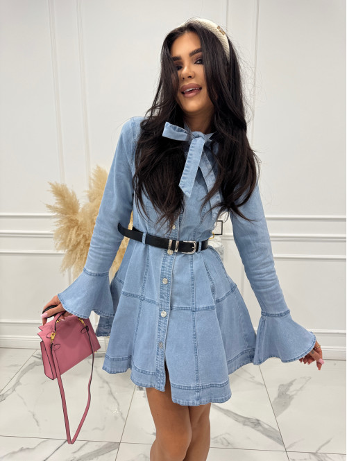 Jasno jeansowa sukienka mini z wiązaniem przy szyi, paskiem i rozszerzonymi rękawami TINA 09