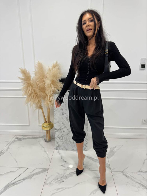 Czarna bluzka prążkowana wykończona koronką z ozdobnymi guzikami Nesti 09 - photo #3