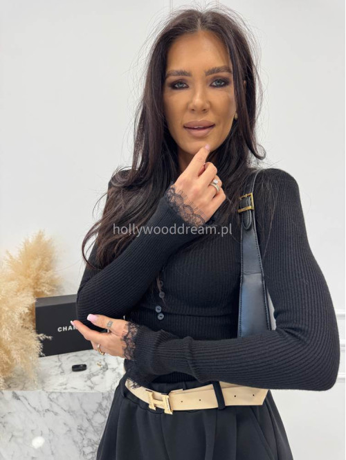 Czarna bluzka prążkowana wykończona koronką z ozdobnymi guzikami Nesti 09 - photo #5