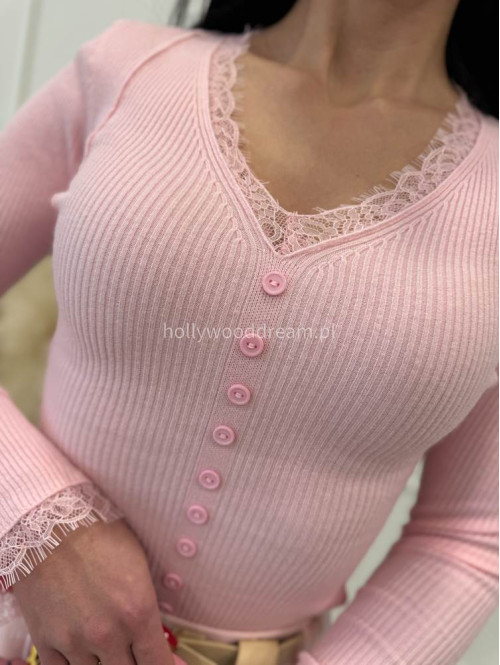 Różowa bluzka prążkowana wykończona koronką z ozdobnymi guzikami Nesti 09 - photo #25