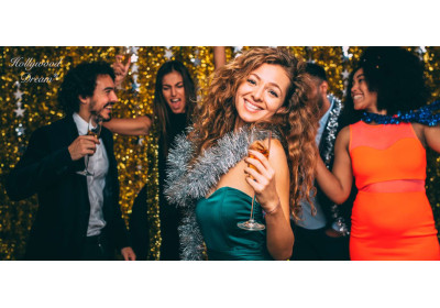 Jaka sukienka na Sylwestra 2025? Wybierz idealną kreację!